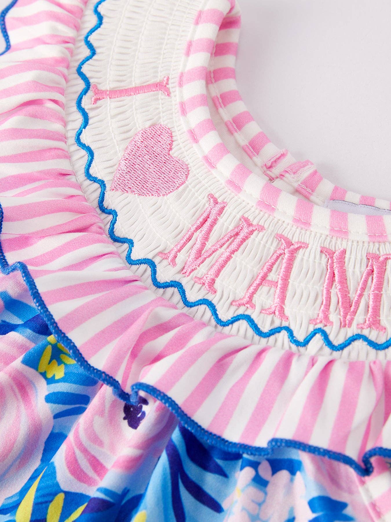 “I ❤ MAMA”Embroidery Smocking Baby Girls Bloomers Set